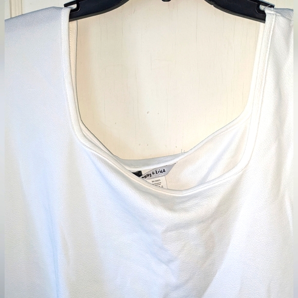 Molly & Erica Women's Blouse - Picture 3 of 9